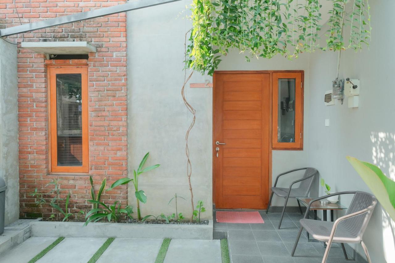 Andewi Guest House Denpasar Redpartner - Minimum Stay 30 Nights Sanur Kültér fotó